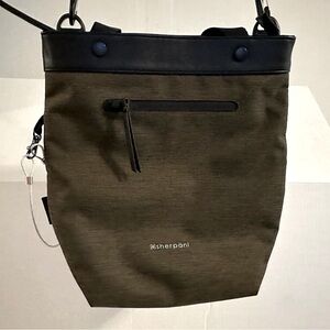 EUC - Sherpani Geo Anti-Theft Tote with Utilitarian Anti-Theft Zippers (Loden)